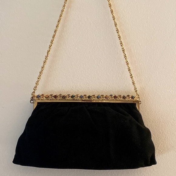 Vintage black sueded fabric with gold tone jeweled clap n short chain & pouch - Picture 7 of 17